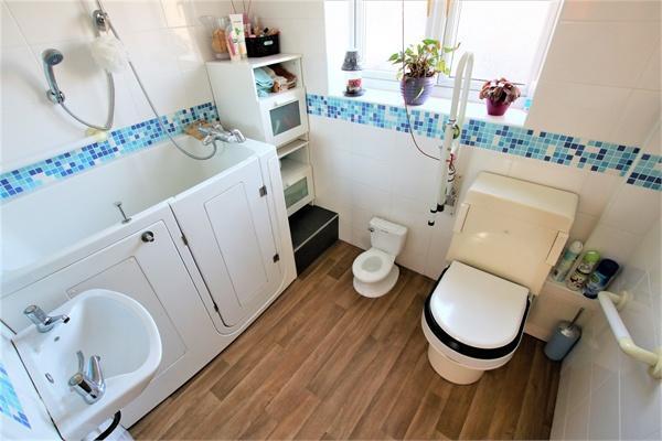 Photo 10