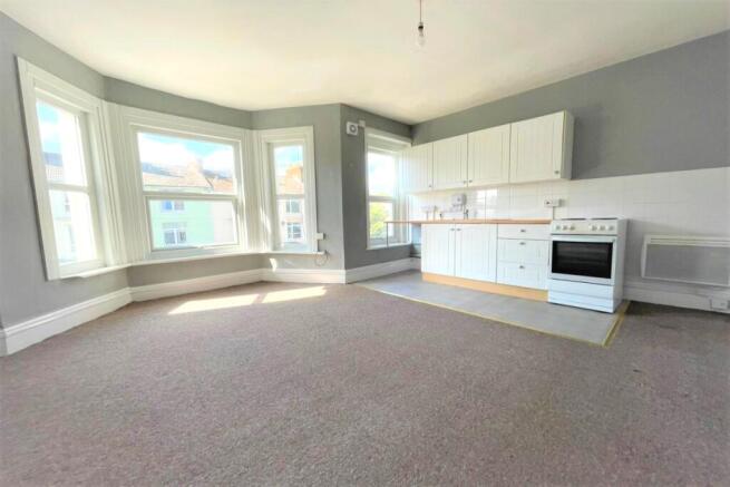 Lounge/Kitchenette