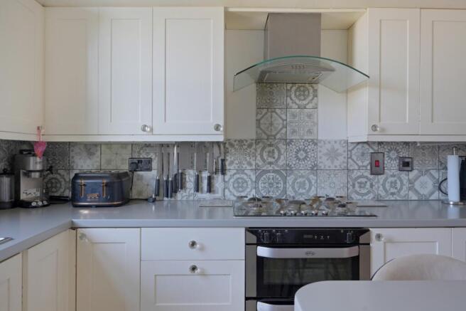 5 bed Semi-Detached for sale Image 11