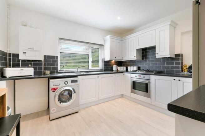 Ewell By Pass, Epsom, KT17 photo 3