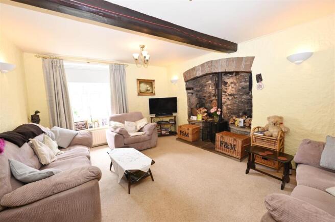 8 bed Detached for sale Image 8