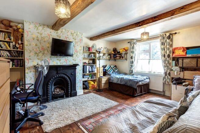 BEDROOM 2