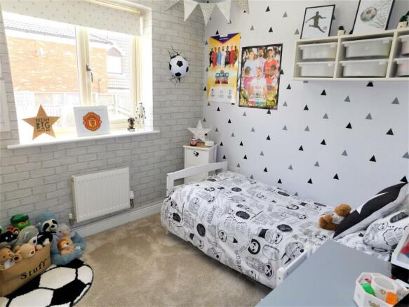 BEDROOM 2