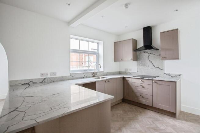 3 bed Semi-Detached for sale Image 10