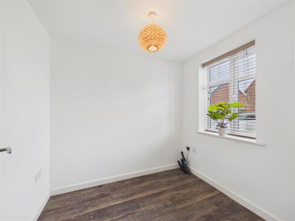 3 bed Town House for sale Image 4
