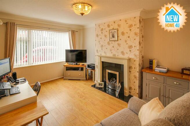 SITTING ROOM / OFFICE: