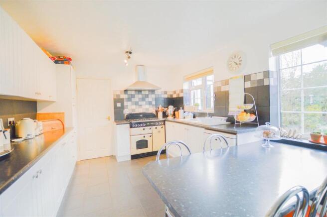 kitchen - breakfast room.jpg
