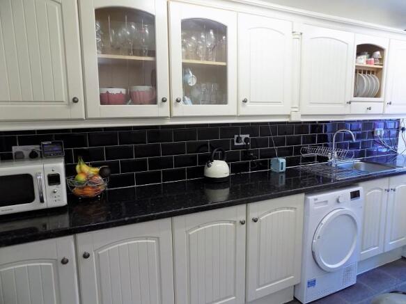 L-Shaped Kitchen