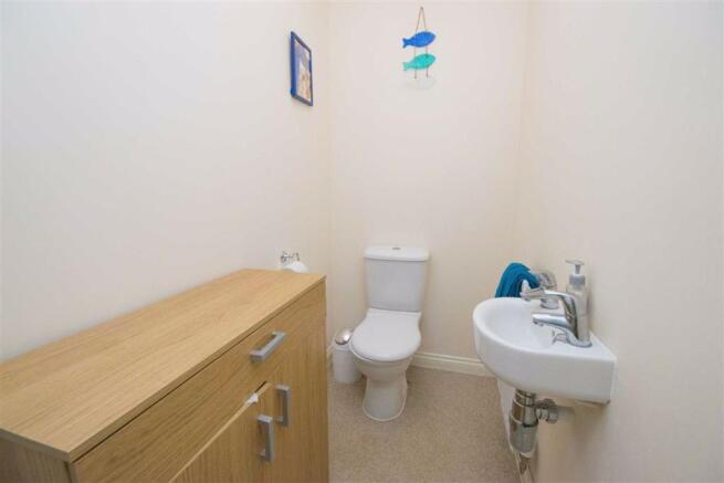 CLOAKROOM / WC