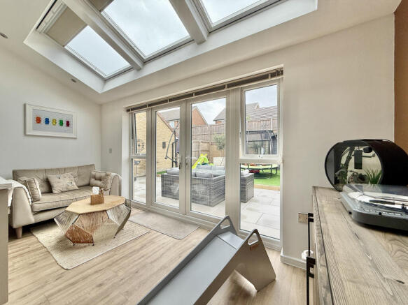 3 bed Semi-Detached for sale Image 9