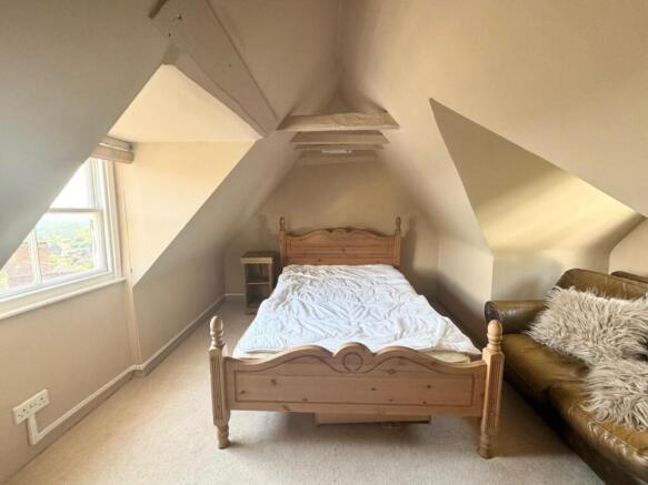Bed4.jpg