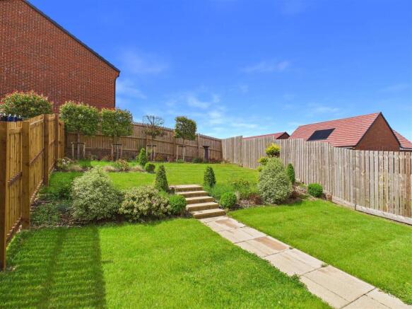 3 bed Semi-Detached for sale Image 11