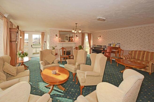 COMMUNAL LOUNGE