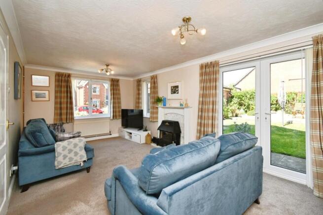 6 bed Detached for sale Image 4