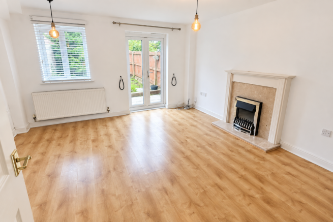 LIVING/DINING ROOM
