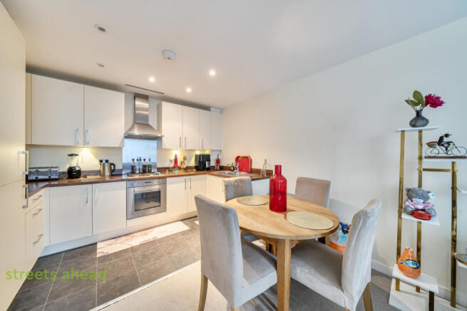 0ac971ae-3421-455...