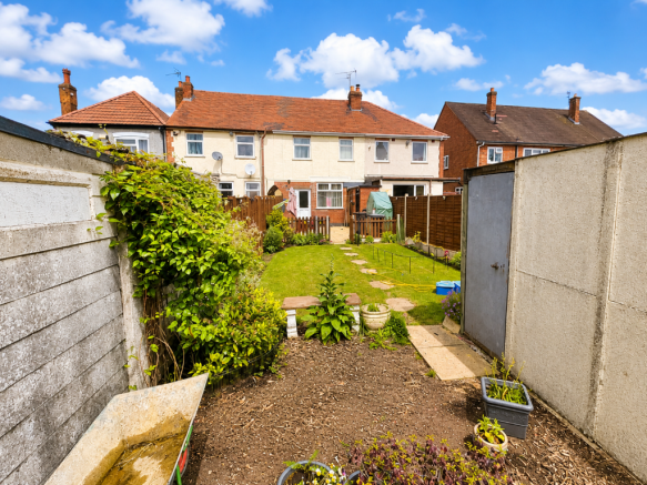 Rear Yard (3)