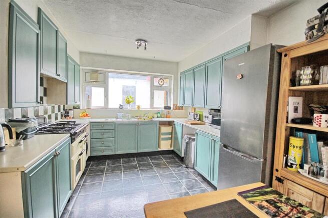 KITCHEN.BREAKFAST ROOM
