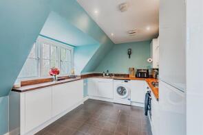9, Whitepost House, Whitepost Hill, Redhill RH1 6DA