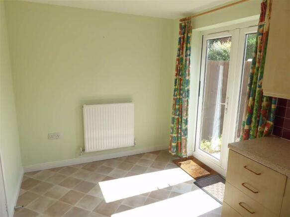 Kitchen / Dining Area