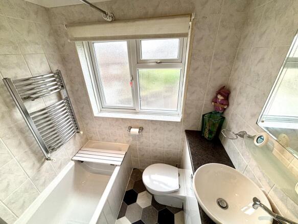 3 bed Semi-Detached for sale Image 12