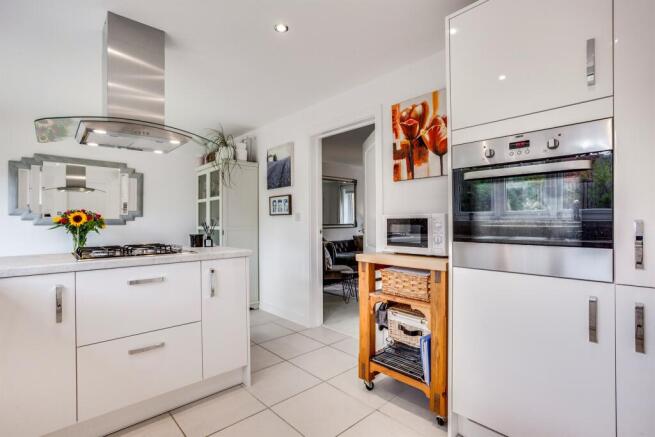 4 bed Detached for sale Image 5