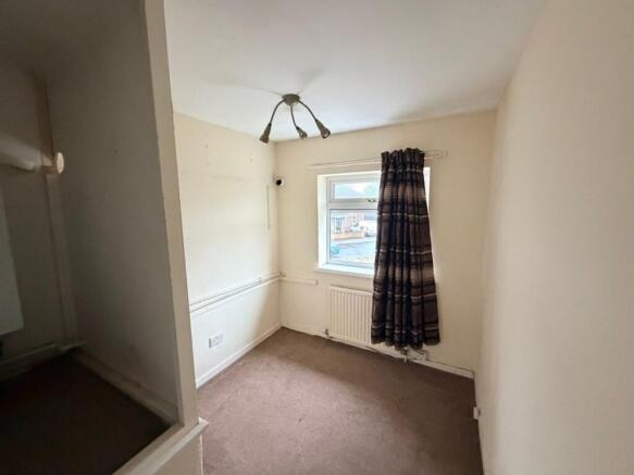 3 bed Semi-Detached to rent Image 9