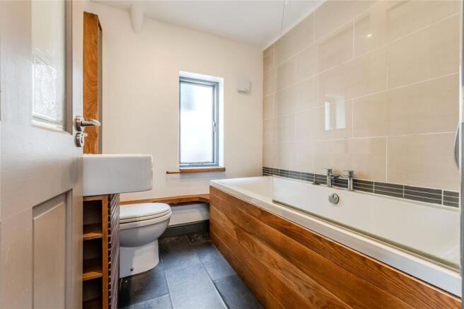 4 bed Terraced for sale Image 12