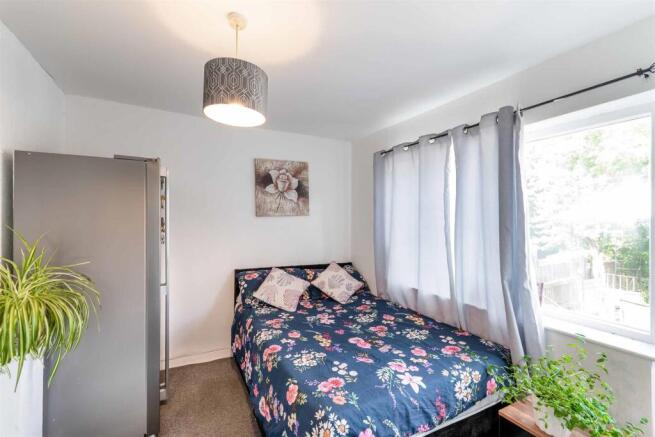3 bed Semi-Detached for sale Image 11