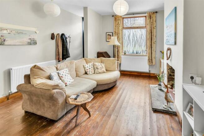 Lounge/ Dining Area