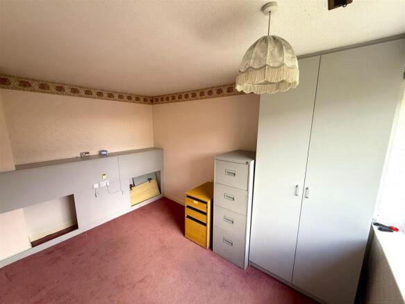 4 bed Detached for sale Image 12