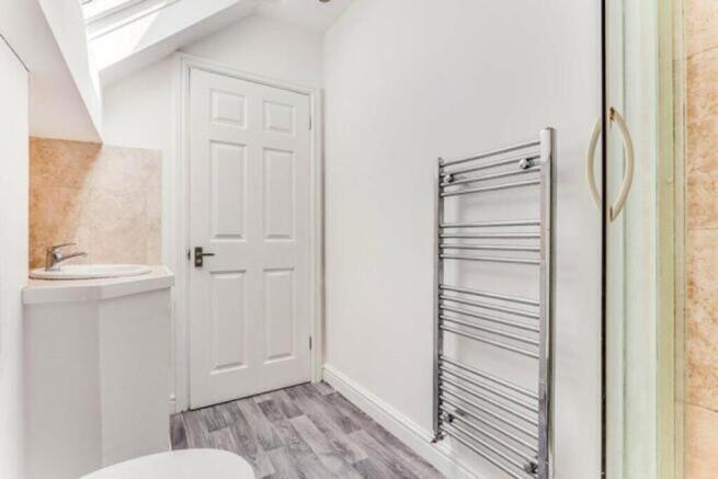 1 bed Flat for sale Image 7