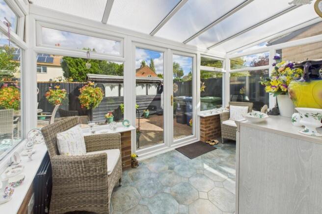 CAM02519G0-PR0339-STILL015