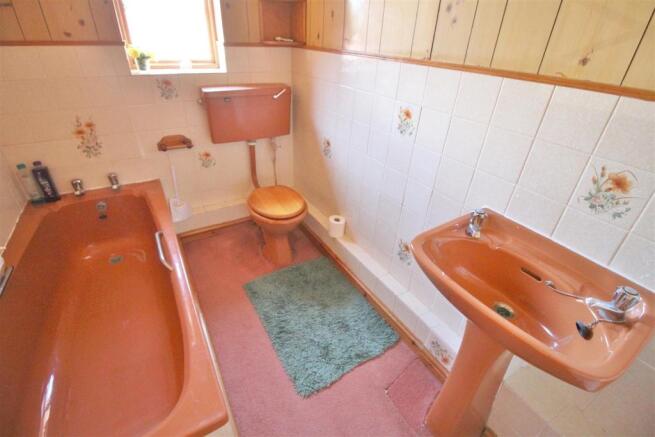 Bathroom.JPG