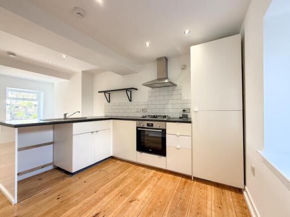 2 bed Terraced for sale Image 6