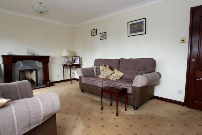 006 Lounge.JPG