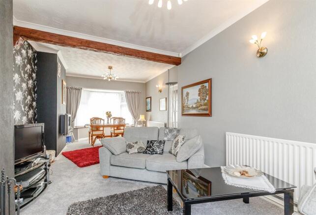 LOUNGE / DINING ROOM 