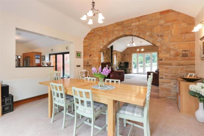 DIning Area2.jpg