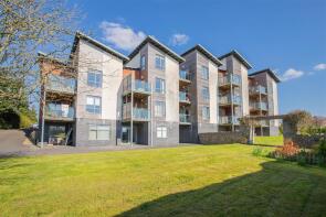 Flat 3, 130 Fairholm, Wellsway, Bristol BS31 1JF