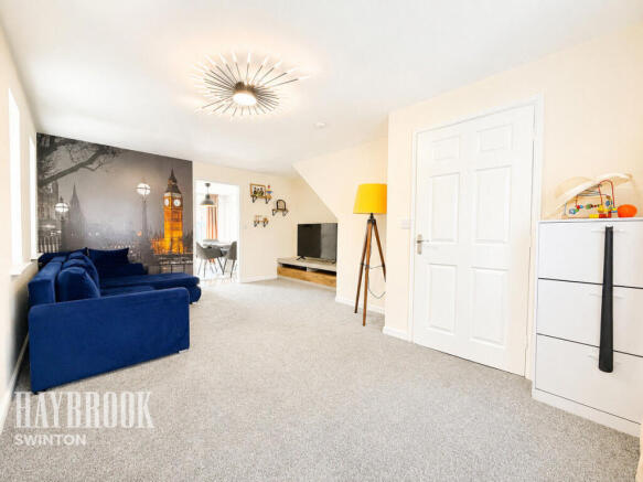 4 bed Detached for sale Image 4