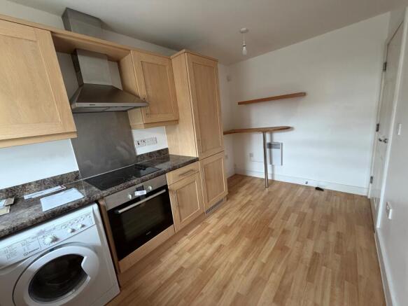 2 bed Flat for sale Image 5