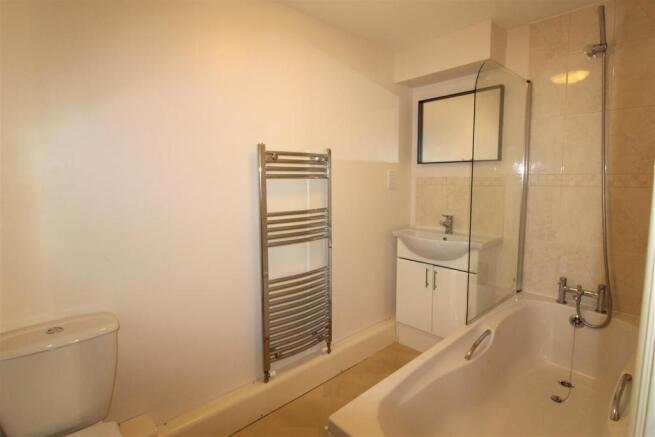 bathroom 2.jpg