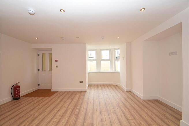 2 bed Maisonette to rent Image 7