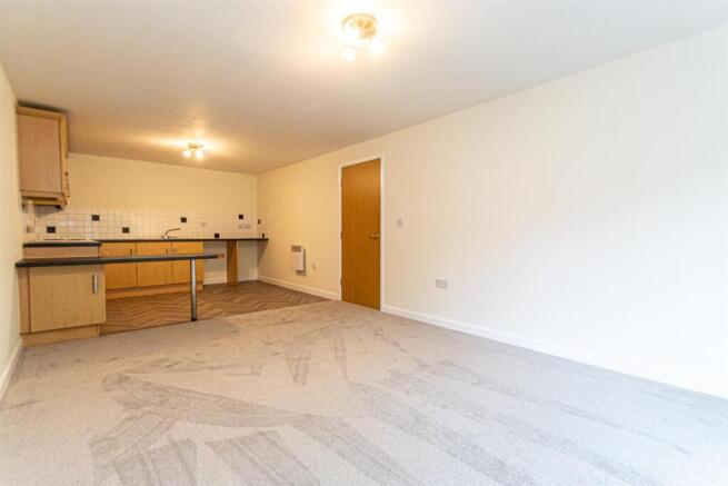 Lounge / Dining Kitchen