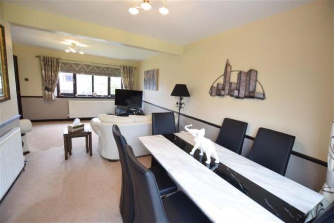 LIVING/DINING ROOM