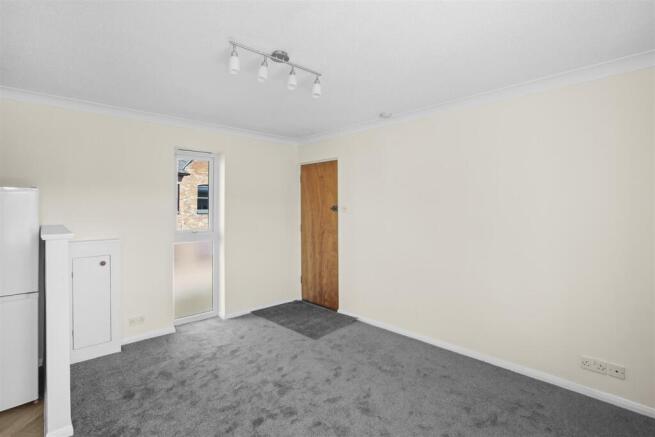 The Willows, Desborough Park Rd-9.jpg