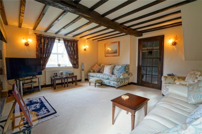 5 bed Detached for sale Image 6