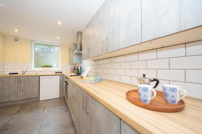 6 bed Terraced to rent Image 4