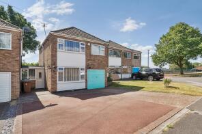 4, Yalding Drive, Nottingham NG8 2QA