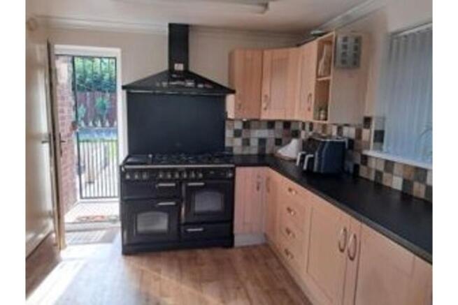 2 bed Semi-Detached for sale Image 5